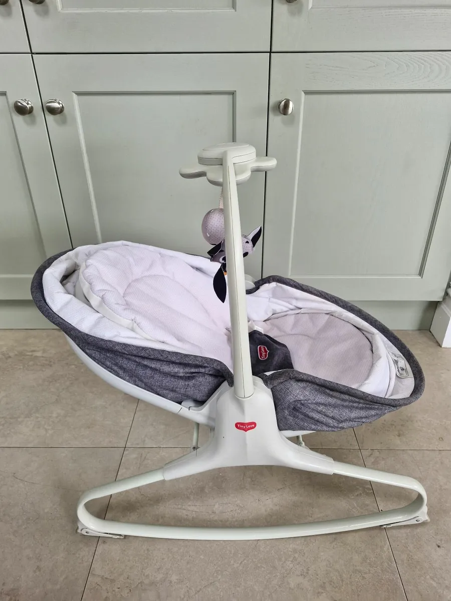 Tiny Love 3-in-1 Baby Rocker and Napper - Image 2