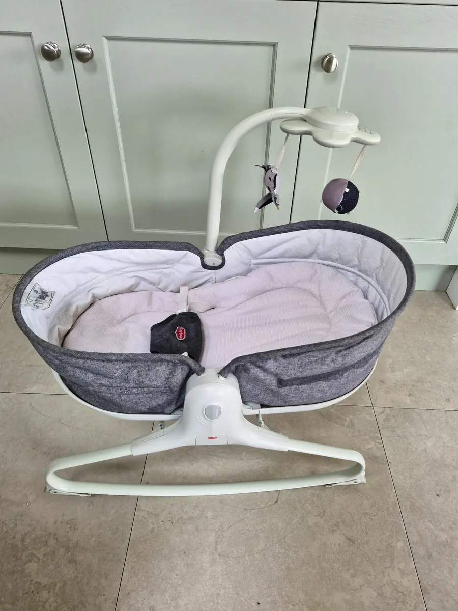 Tiny Love 3-in-1 Baby Rocker and Napper - Image 3