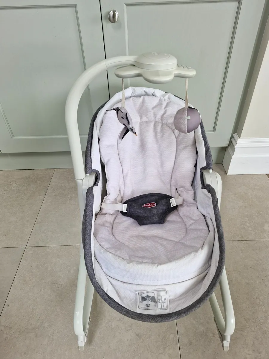Tiny Love 3-in-1 Baby Rocker and Napper - Image 4