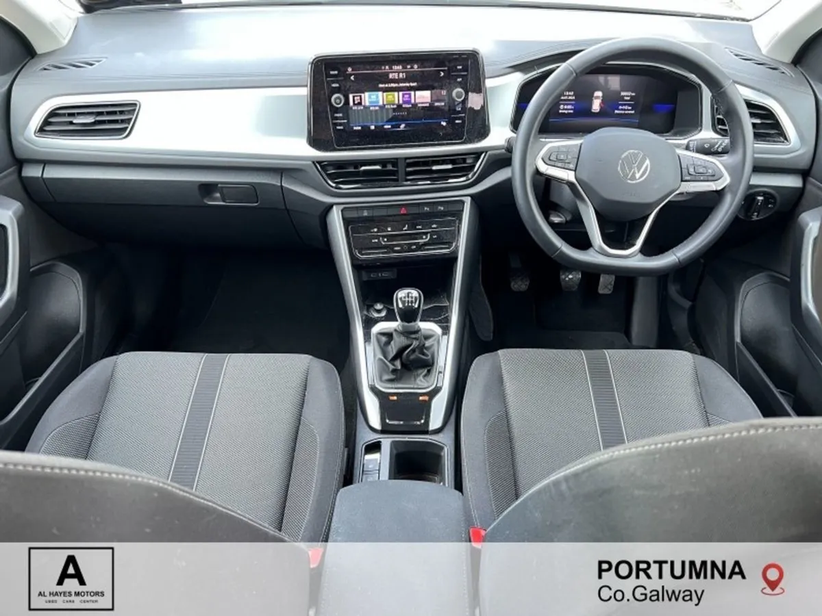 Volkswagen T-Roc Life 2.0 TDI 6speed 116BHP - Image 2