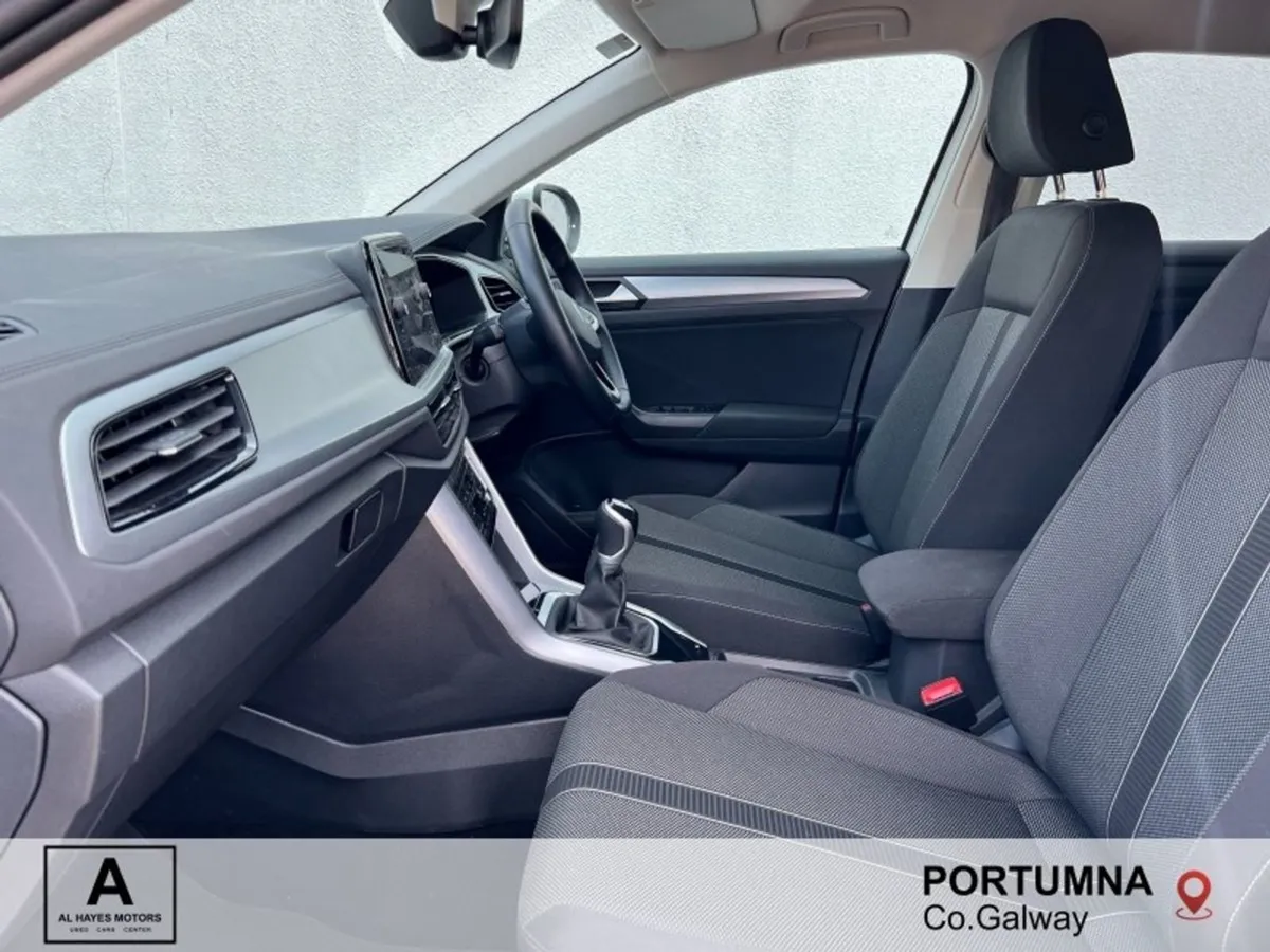 Volkswagen T-Roc Life 2.0 TDI 6speed 116BHP - Image 4