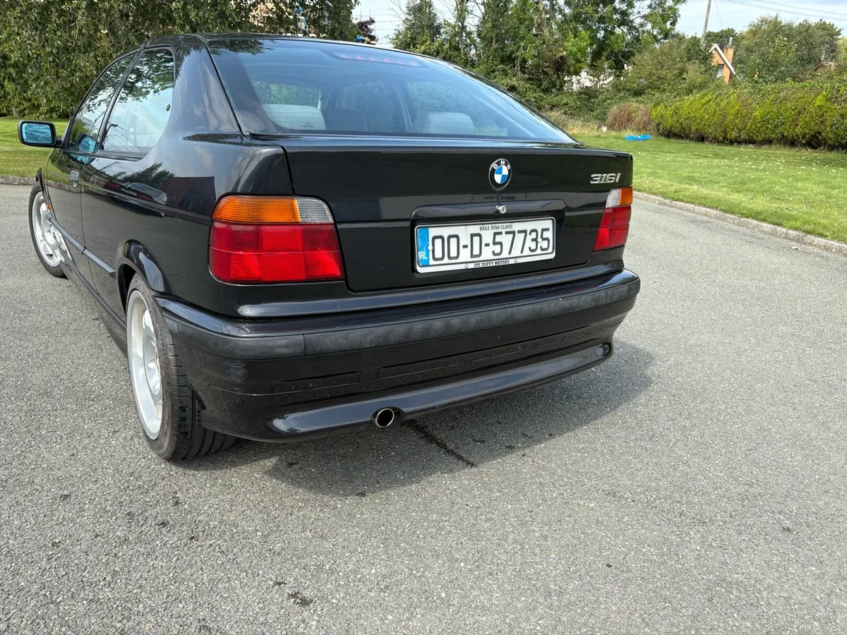 BMW E36 316i Compact - Image 4