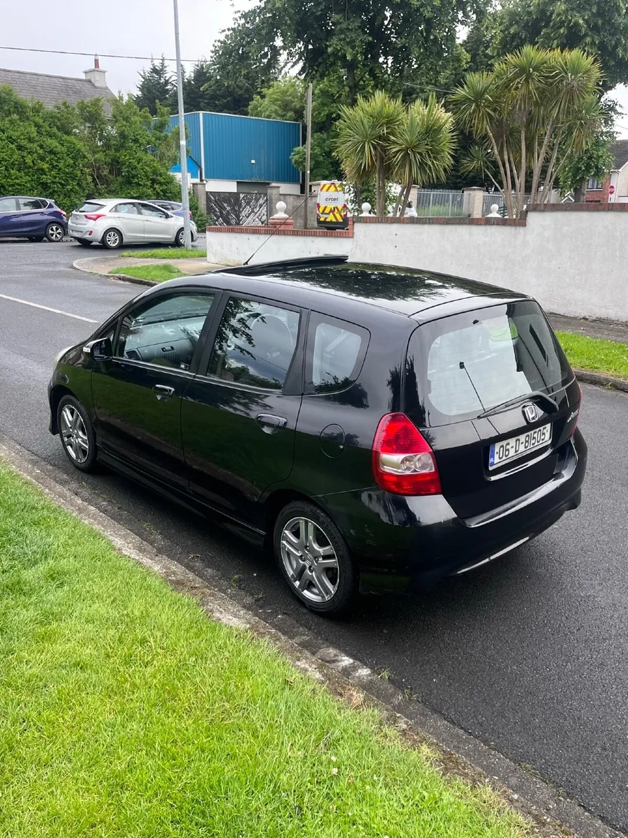 Honda Jazz 1.3 NCT LOW MILEAGE - Image 4