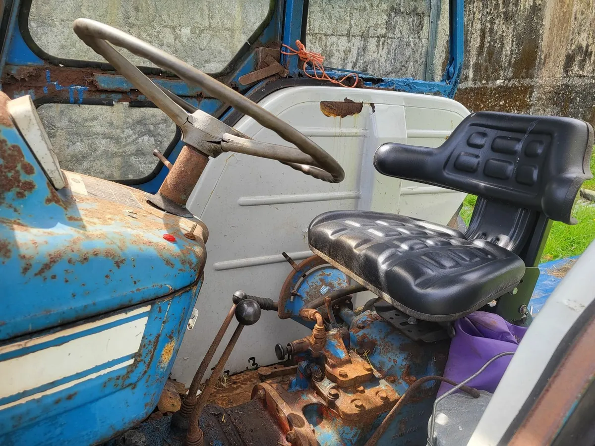 Ford 4000 - Image 1