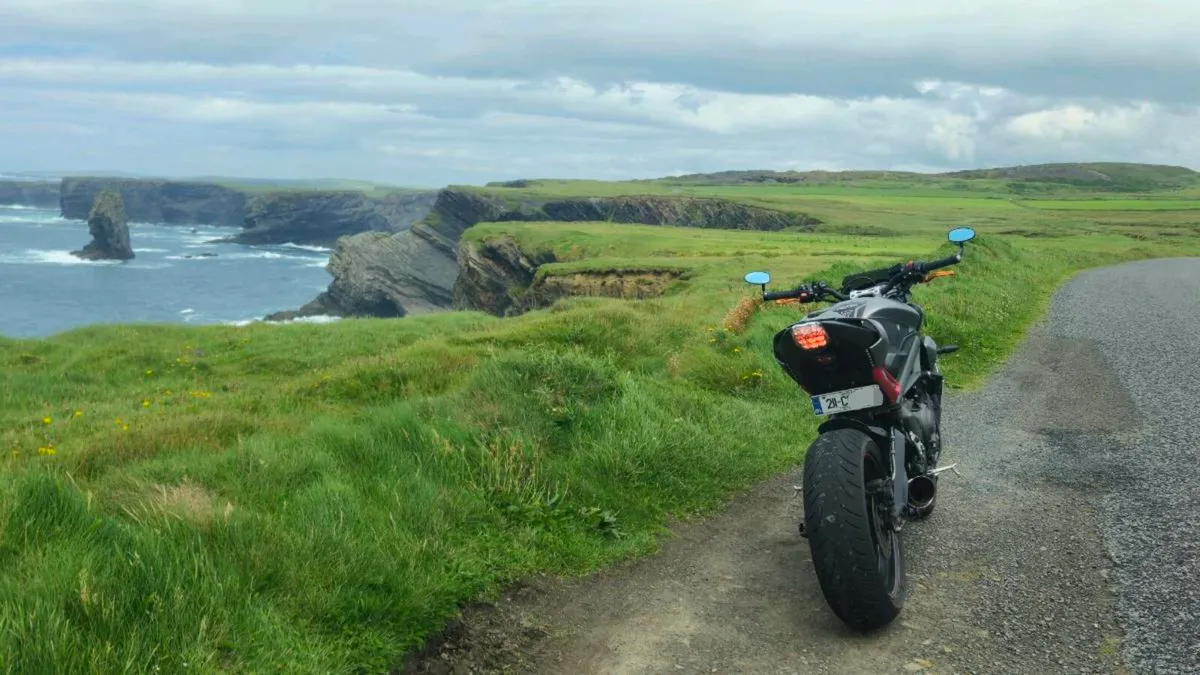 Triumph Street Triple R - Image 2