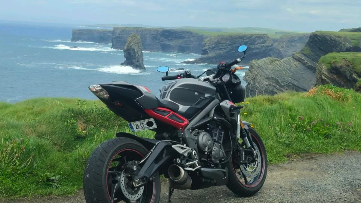 Triumph Street Triple R - Image 3