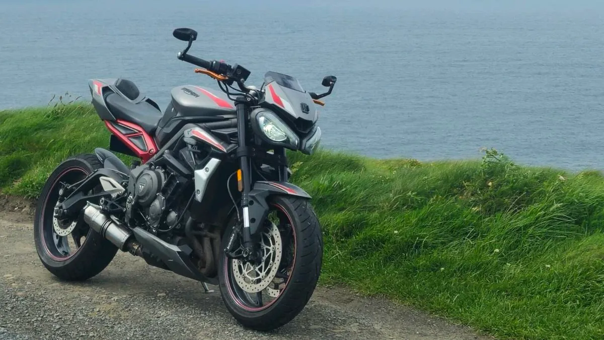 Triumph Street Triple R - Image 4
