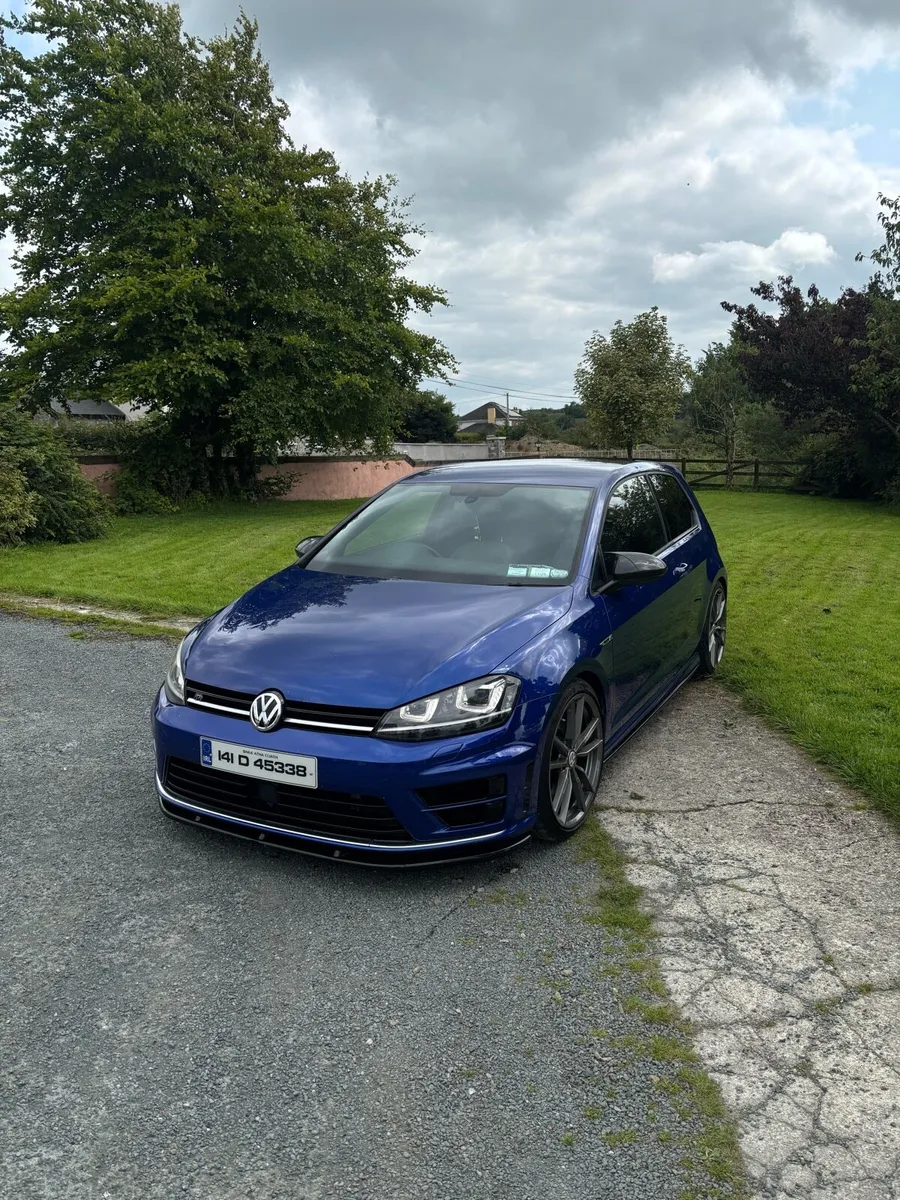 Volkswagen Golf R - Image 1