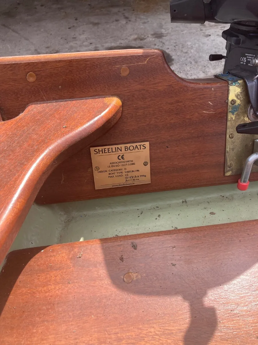 19 ft Boat - Image 2