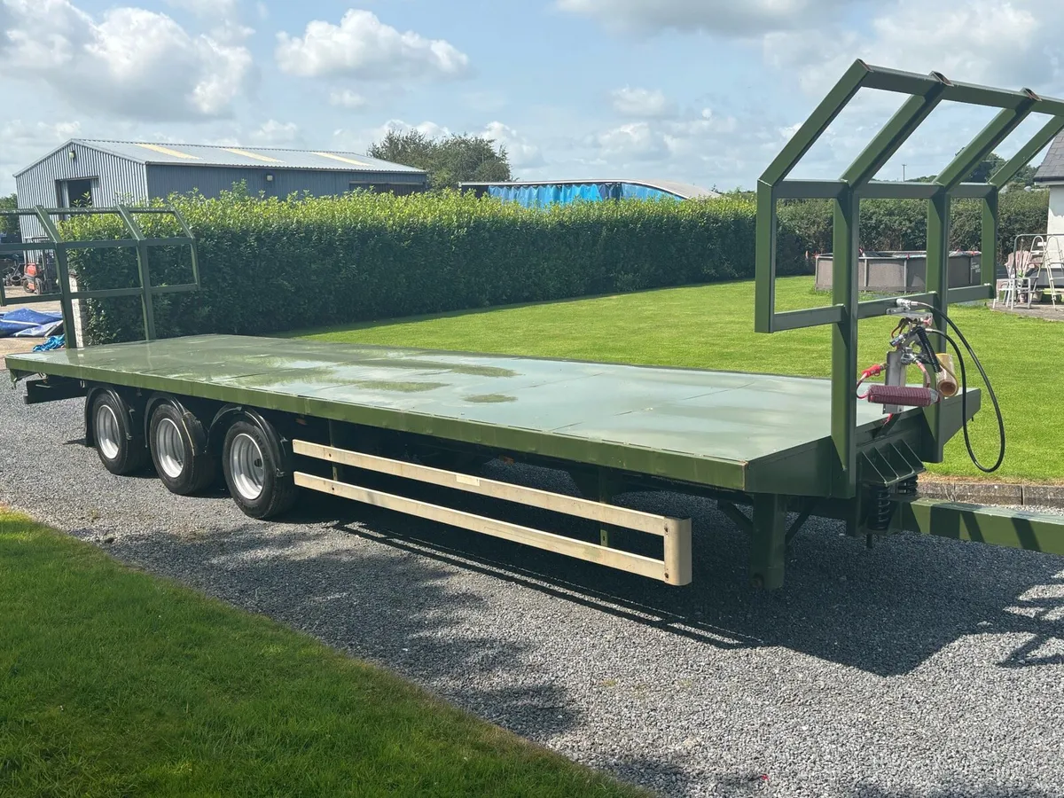 32’ bale trailer - Image 1
