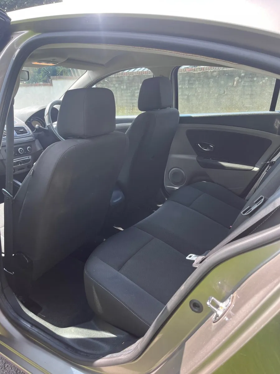 Renault Fluence 2012 - Image 2