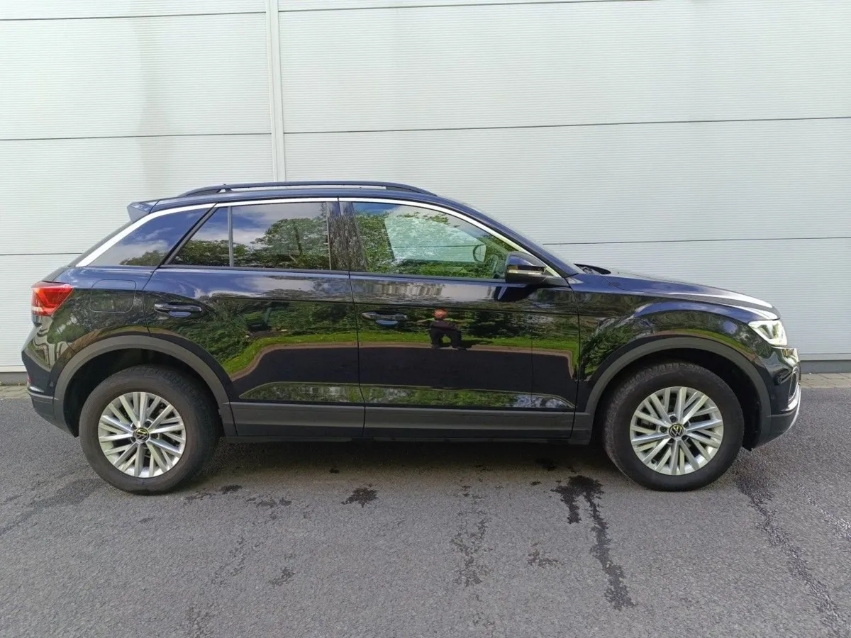 Volkswagen T-Roc 2.0 TDI 116HP Life Rear Camera H - Image 2