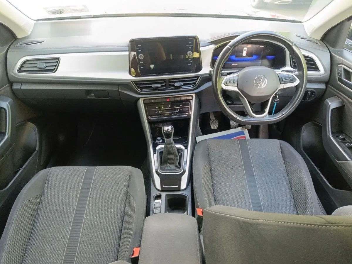 Volkswagen T-Roc 2.0 TDI 116HP Life Rear Camera H - Image 4