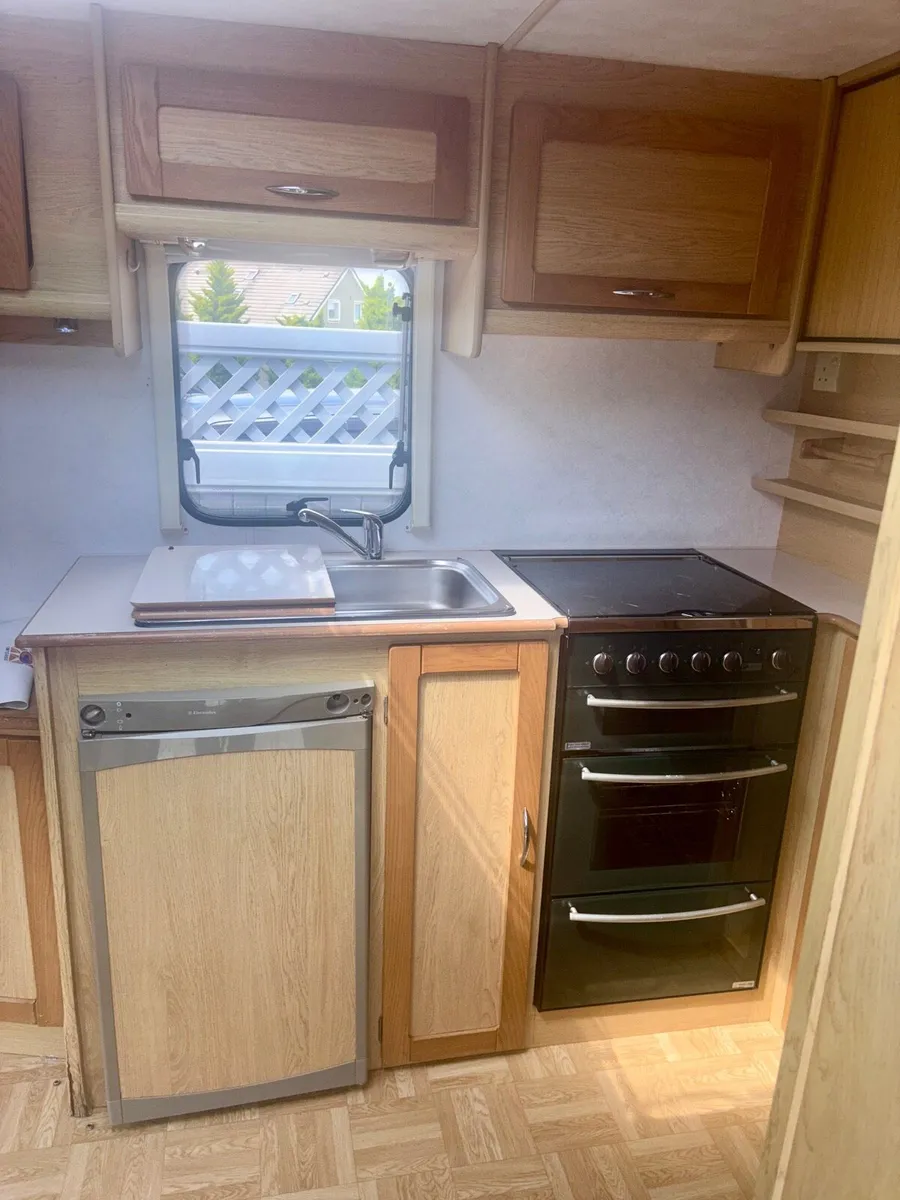 Magnum Compass Caravan 4/5 berth - Image 4