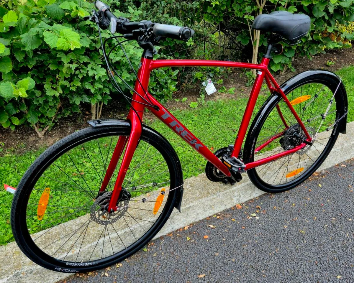 Stunning Trek FX3 Hybrid Mens Bike XL Frame - Image 2