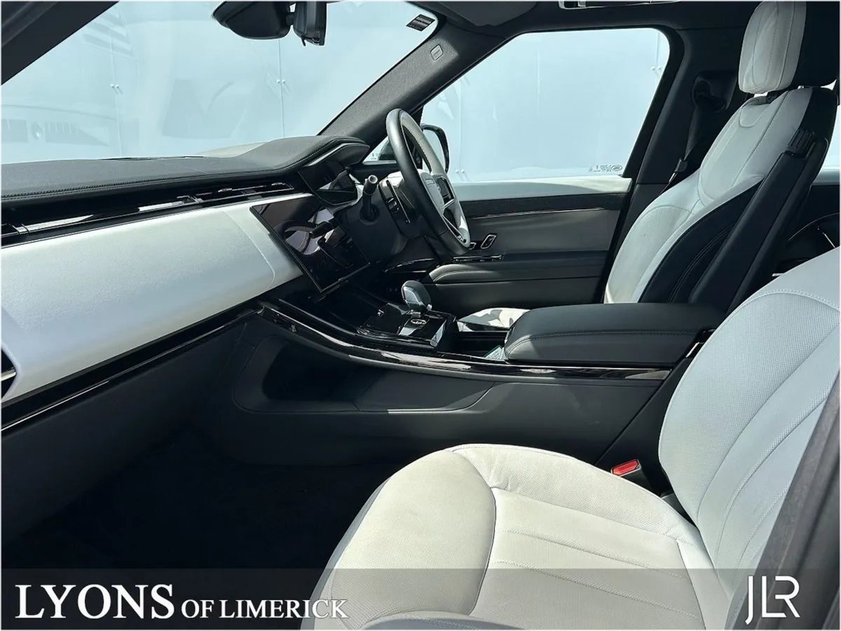 Land Rover Range Rover SWB 3.0 I6 Phev HSE - Image 3
