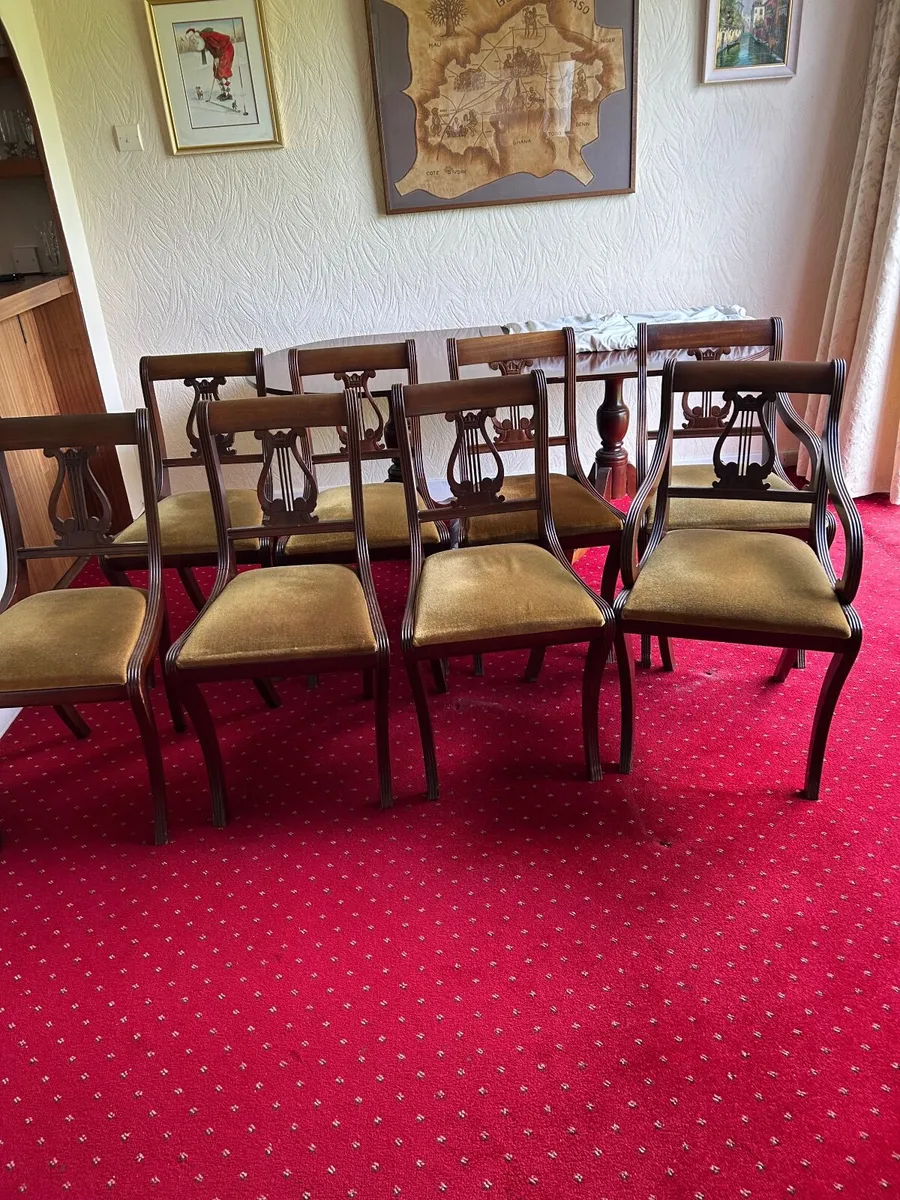 Mahogany dining room table +8 chairs - Image 2