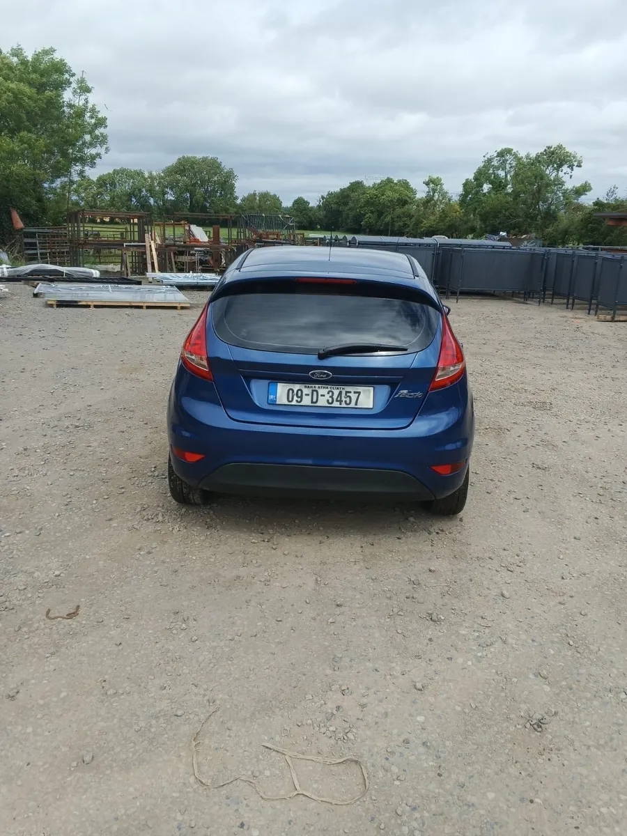 Ford fiesta - Image 2