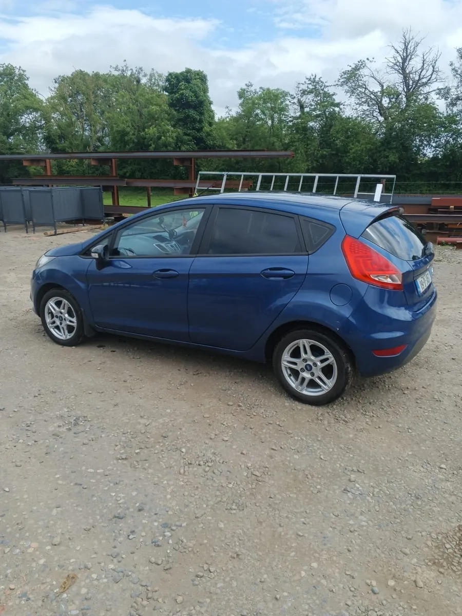 Ford fiesta - Image 4