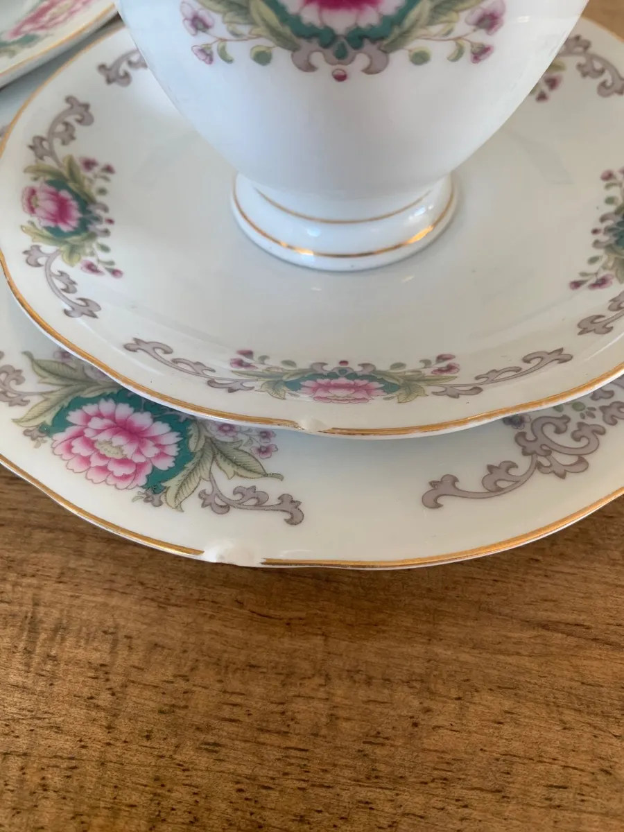 China Tea Set 22 piece - Image 2