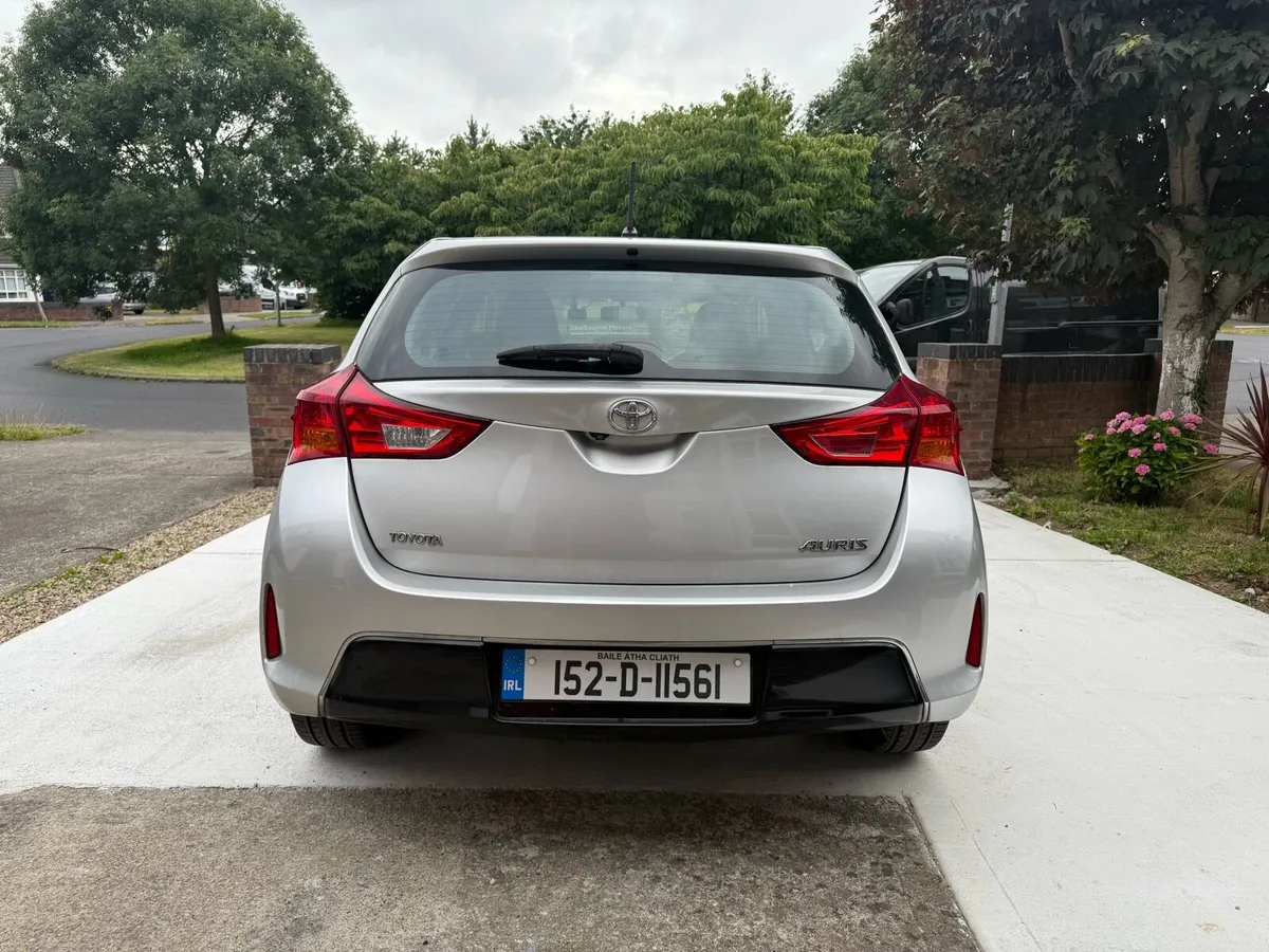 2015(152) Toyota Auris 1.4L Diesel - Image 3