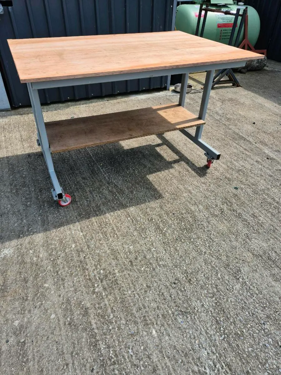 Workshop bench - Image 1