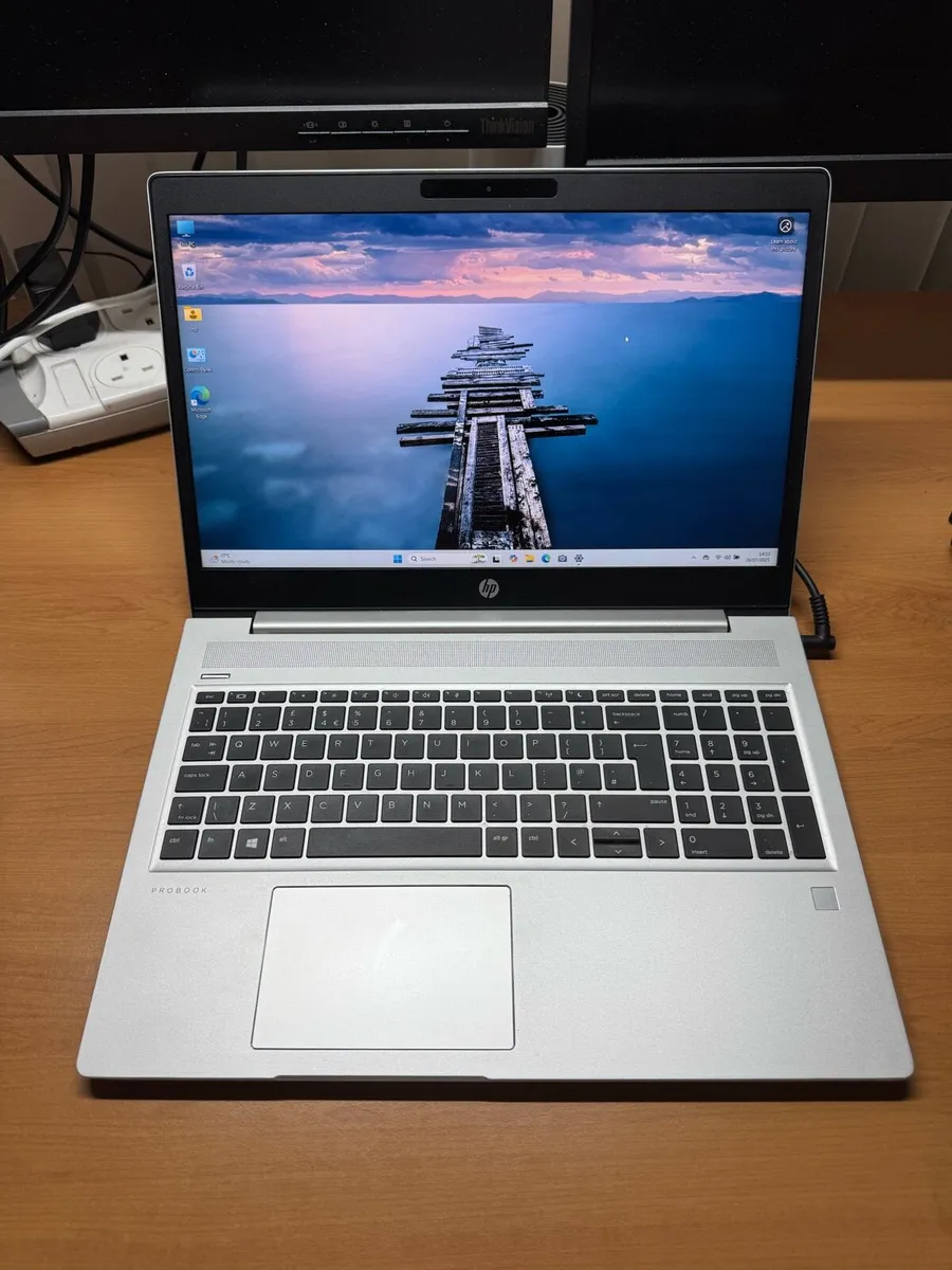 Hp laptop 32gb ram 256ssd windows 11 - Image 1