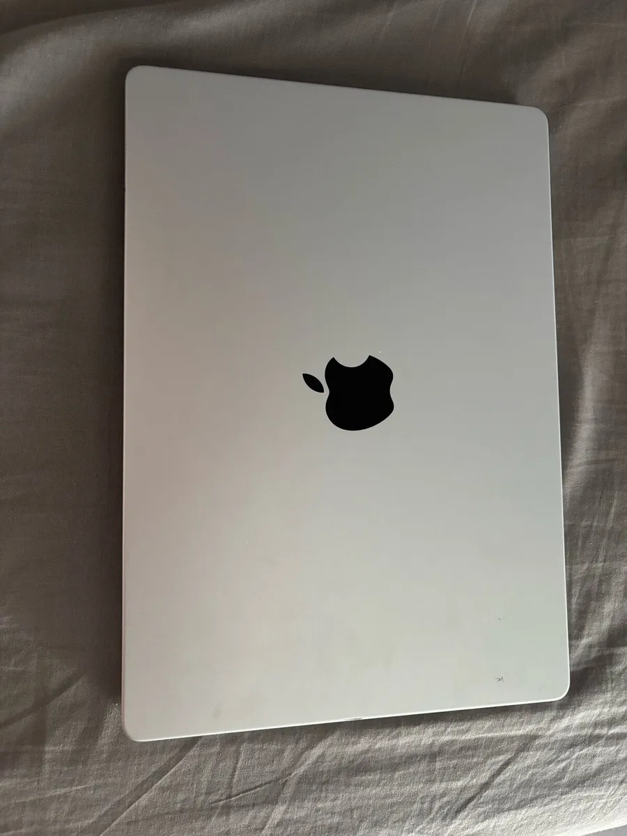 MacBook M1 Pro 14 inch - Image 4