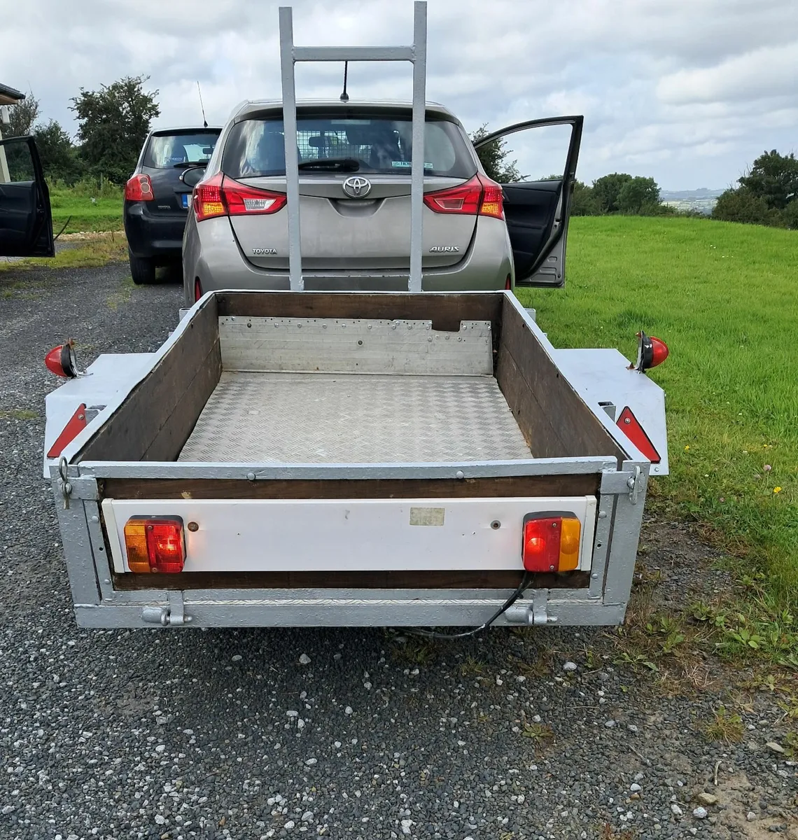 Trailer - Image 1