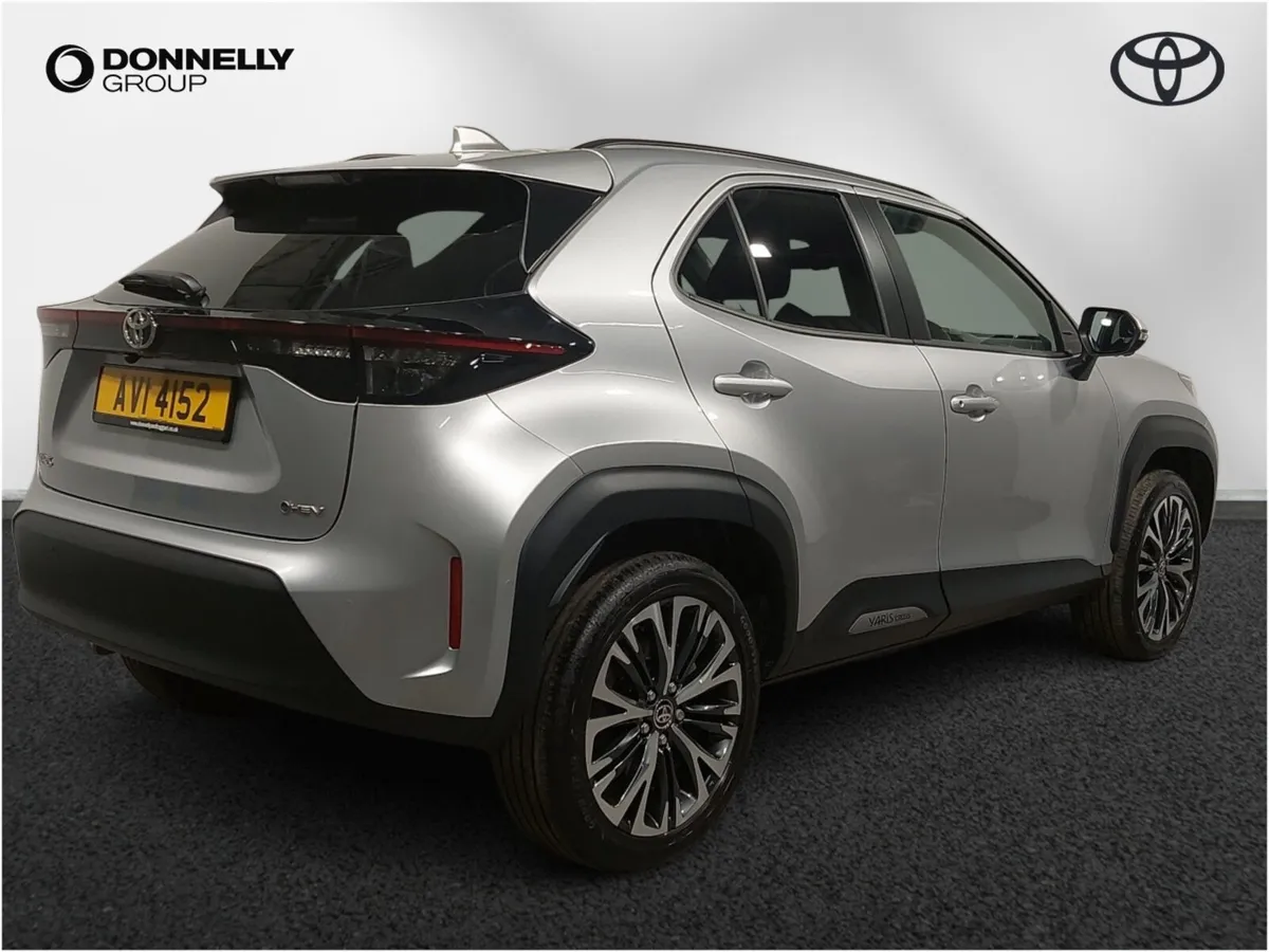 Toyota Yaris Cross Estate Excel - Image 4
