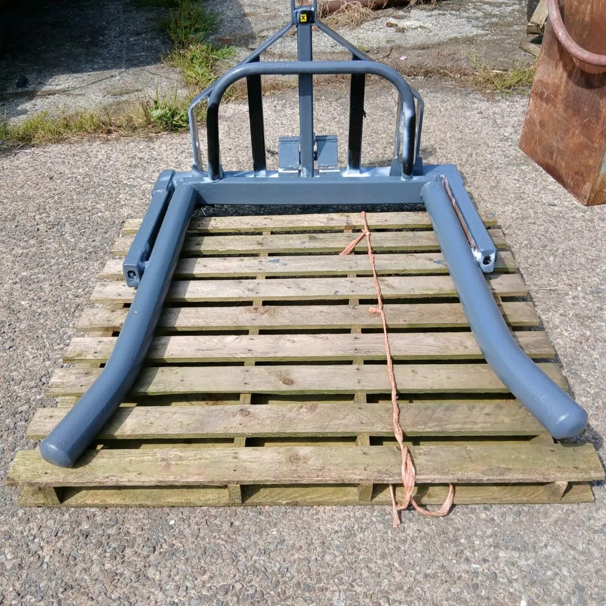 Bale lifter +  Double prong spike 300 - Image 1