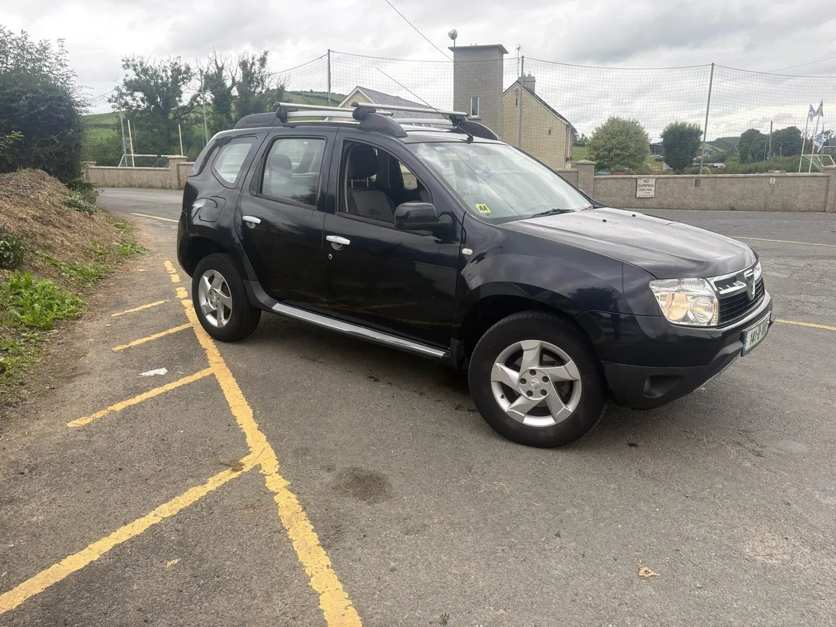 Dacia Duster signature - Image 3