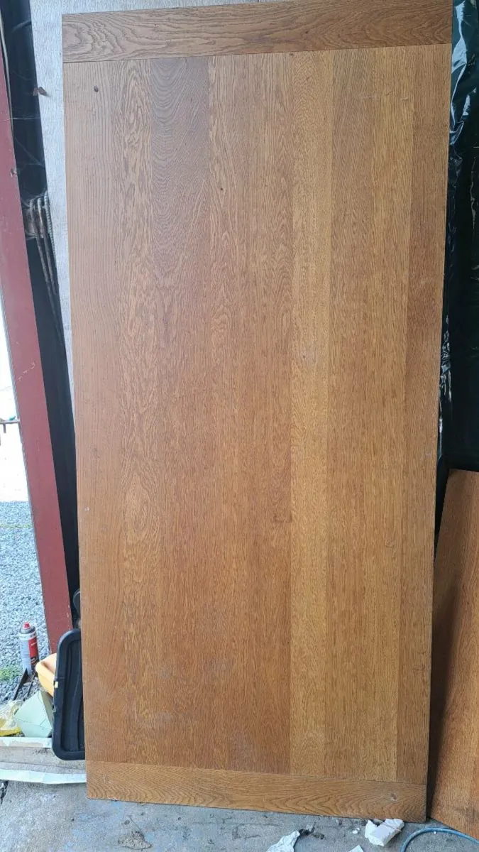 Solid wooden table - Image 1