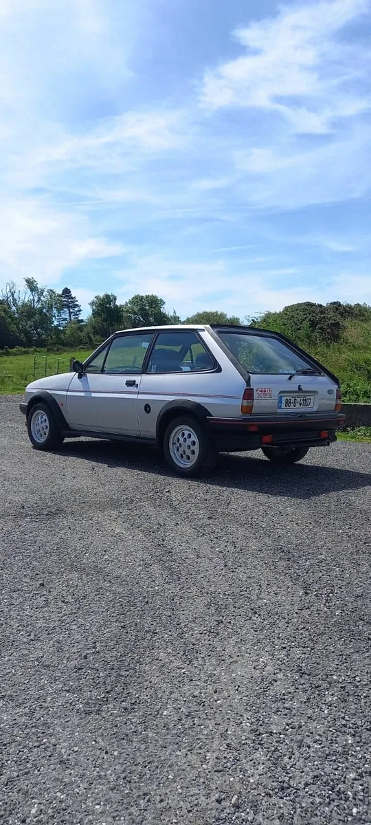 Ford Fiesta  XR2 1988 - Image 2