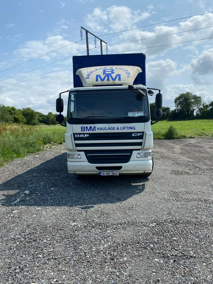 DAF CF65 CURTAINSIDER - Image 2