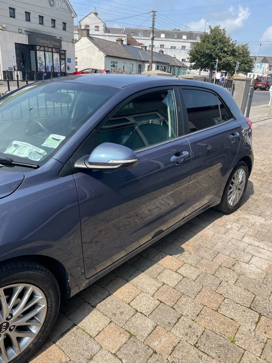 2020 Kia Rio - Image 2