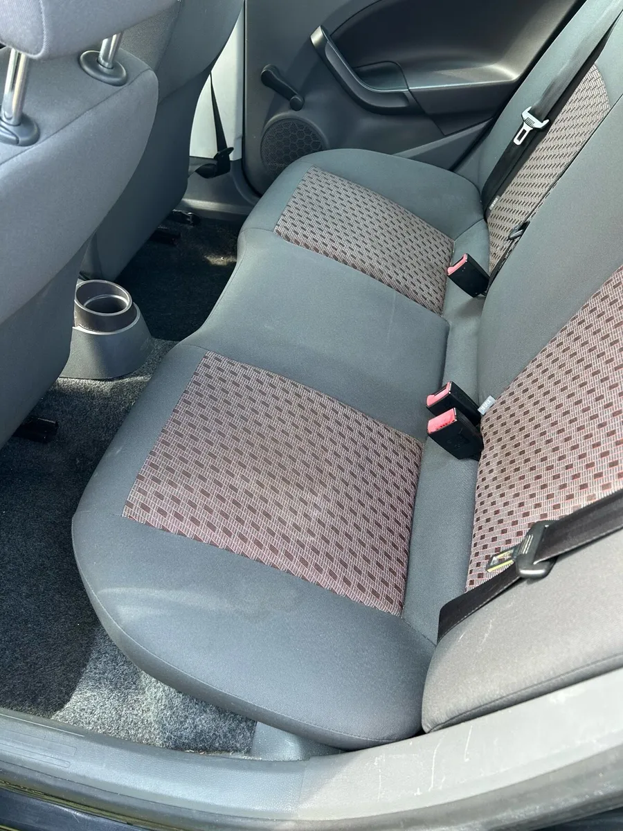 Car - Image 4
