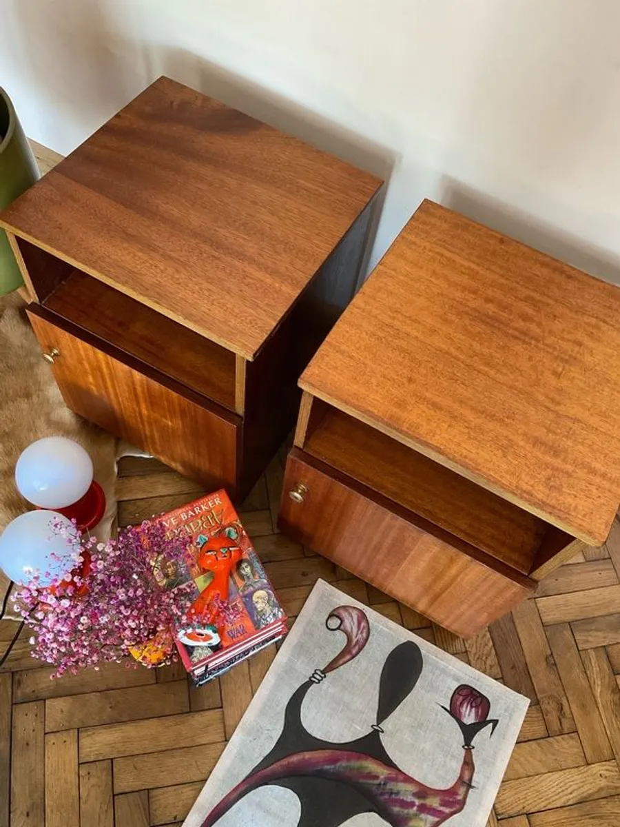 Mid century bedside lockers - Image 4