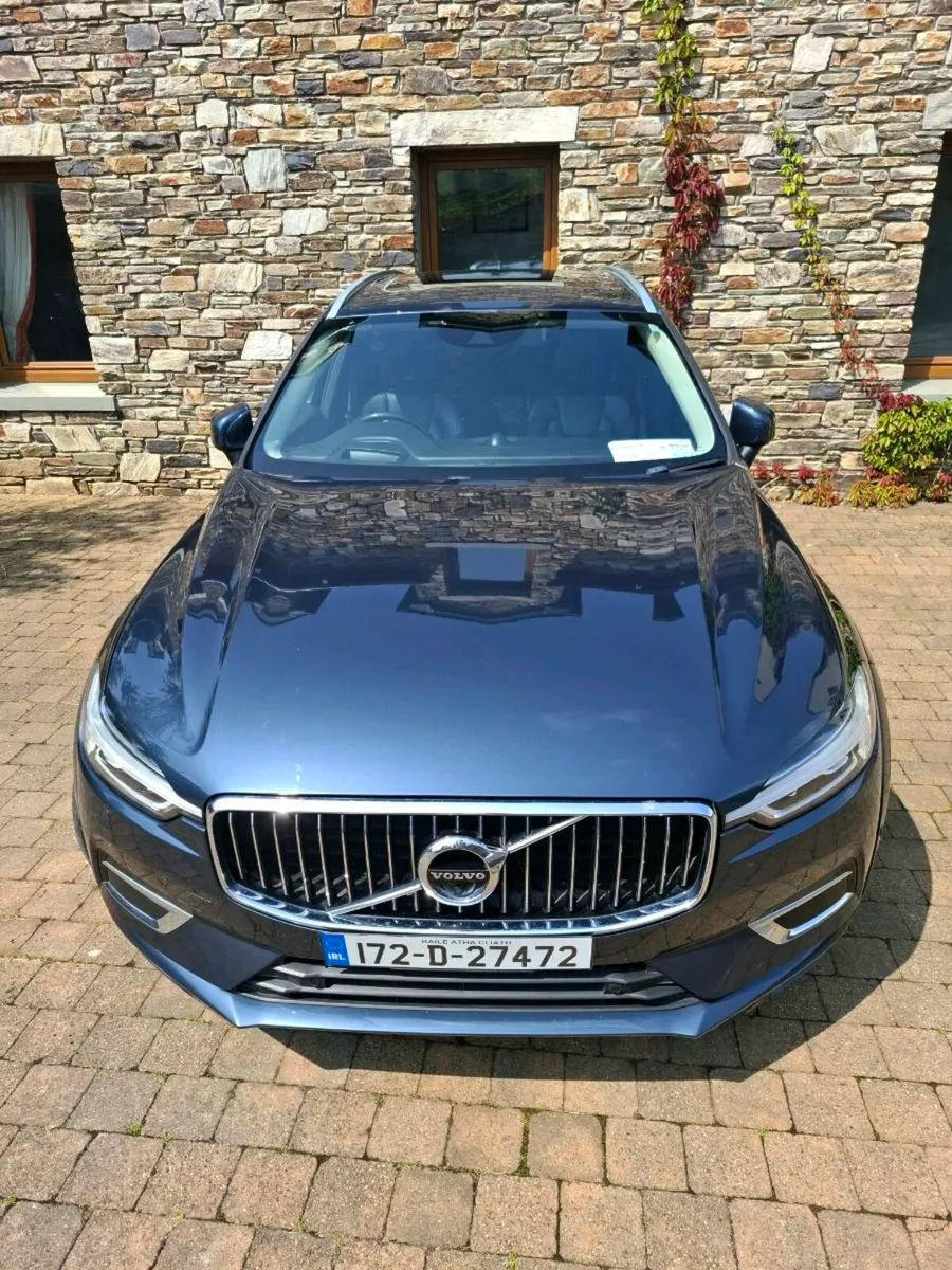 Volvo XC60 (Panoramic) - Image 1