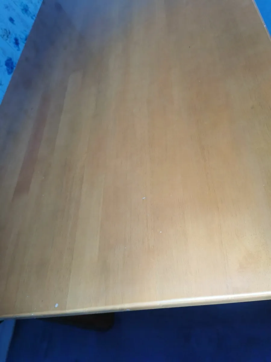 Kitchen table - Image 1