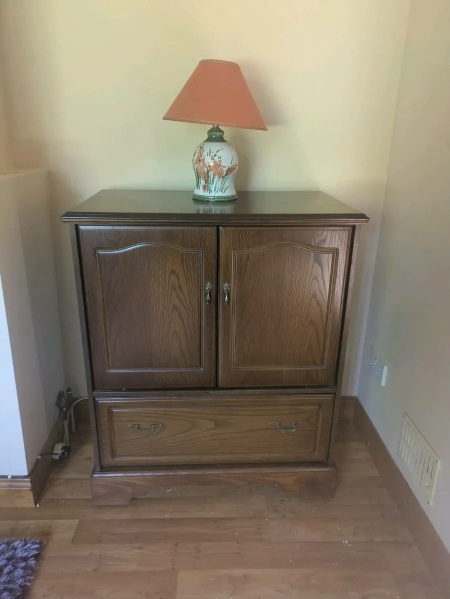 TV cabinet - Image 1