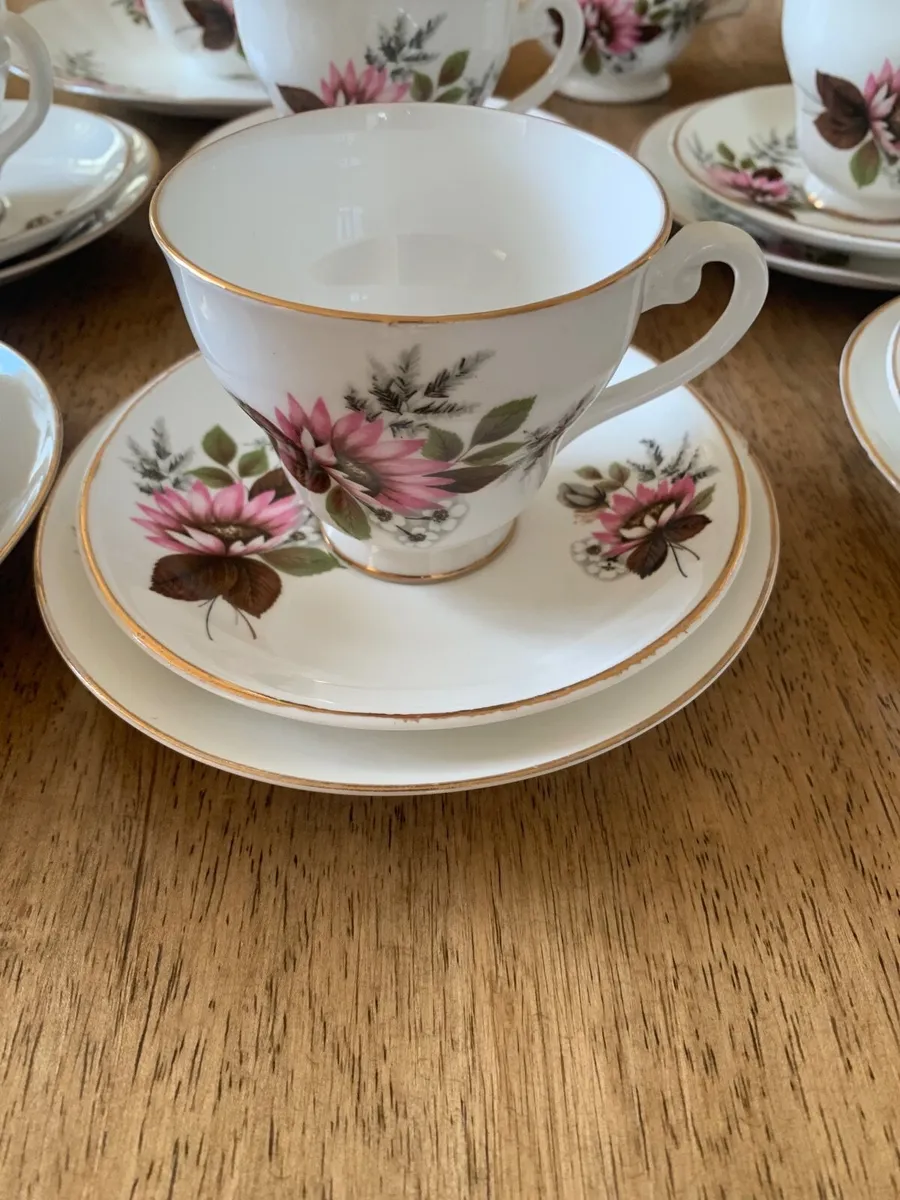 China Tea Set 21 piece - Image 2
