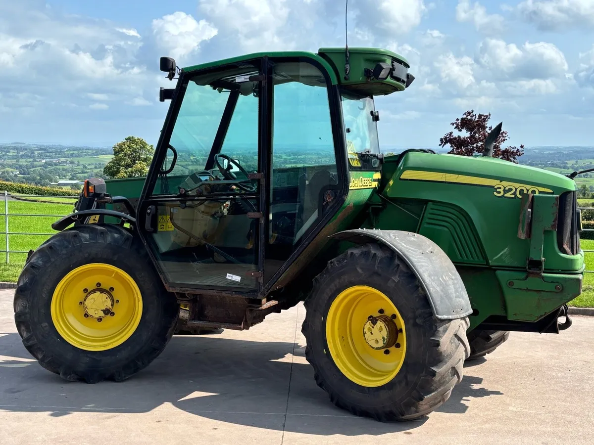 John Deere 3200 - Image 4