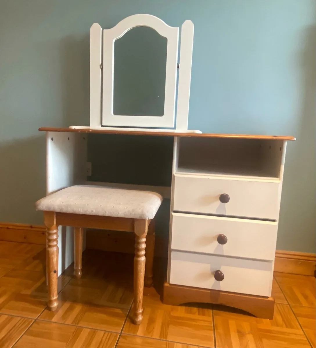 Dressing Table - Image 1