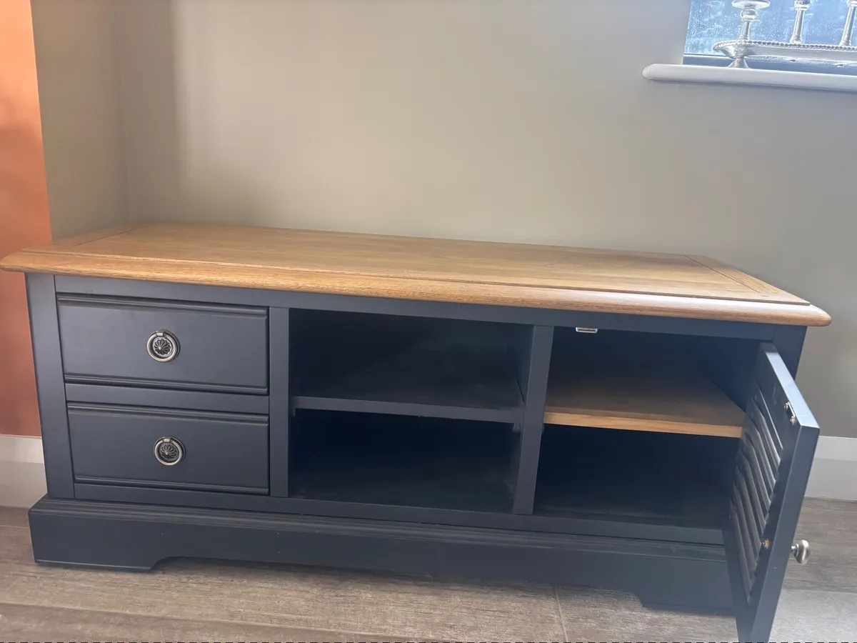 TV cabinet - Image 2