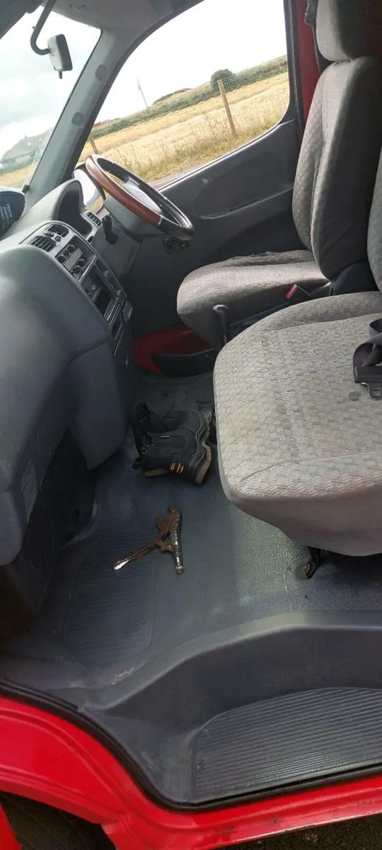 Toyota hiace - Image 4