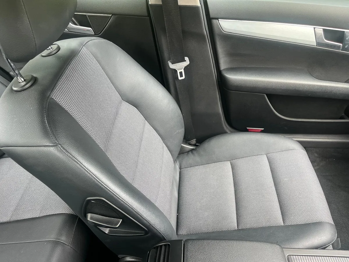 Mercedes-Benz C-Class 2009 AUTOMATIC ( NCT 10/26) - Image 4