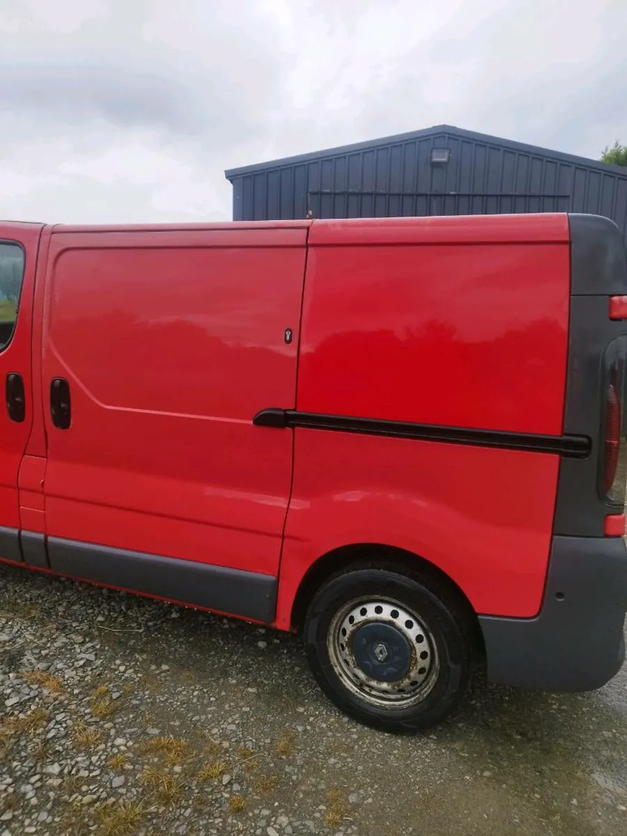 Renault Traffic Van - Image 2