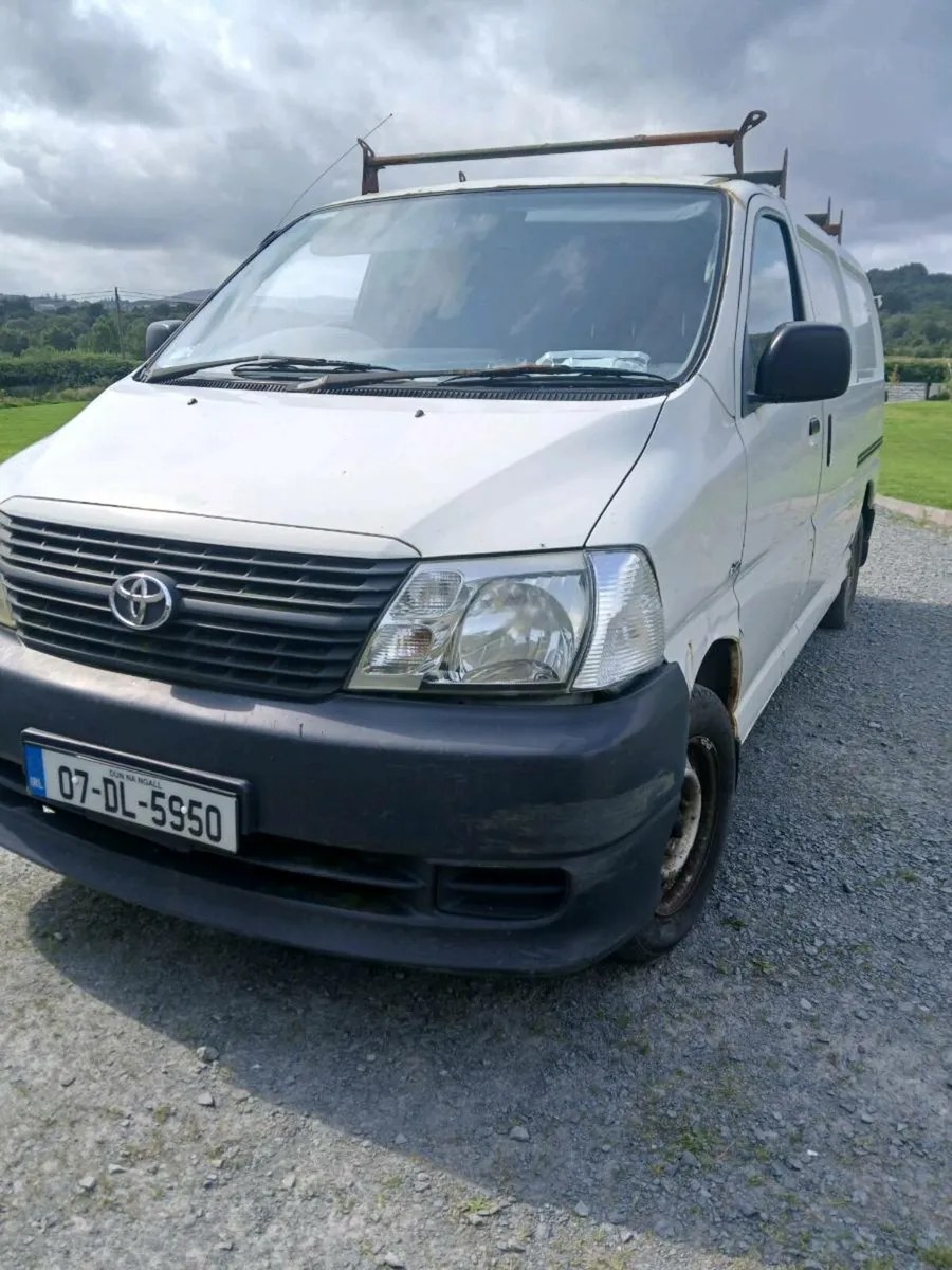 Hiace van - Image 1