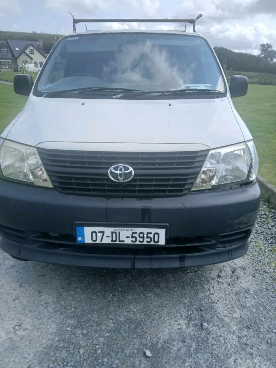 Hiace van - Image 4